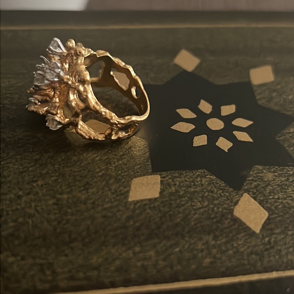 Vintage Domed Nest Rhinestone Gold Tone Statement Ring - Picture 3 of 3